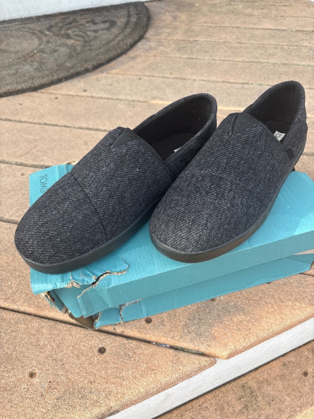 Tom’s Slip-on’s